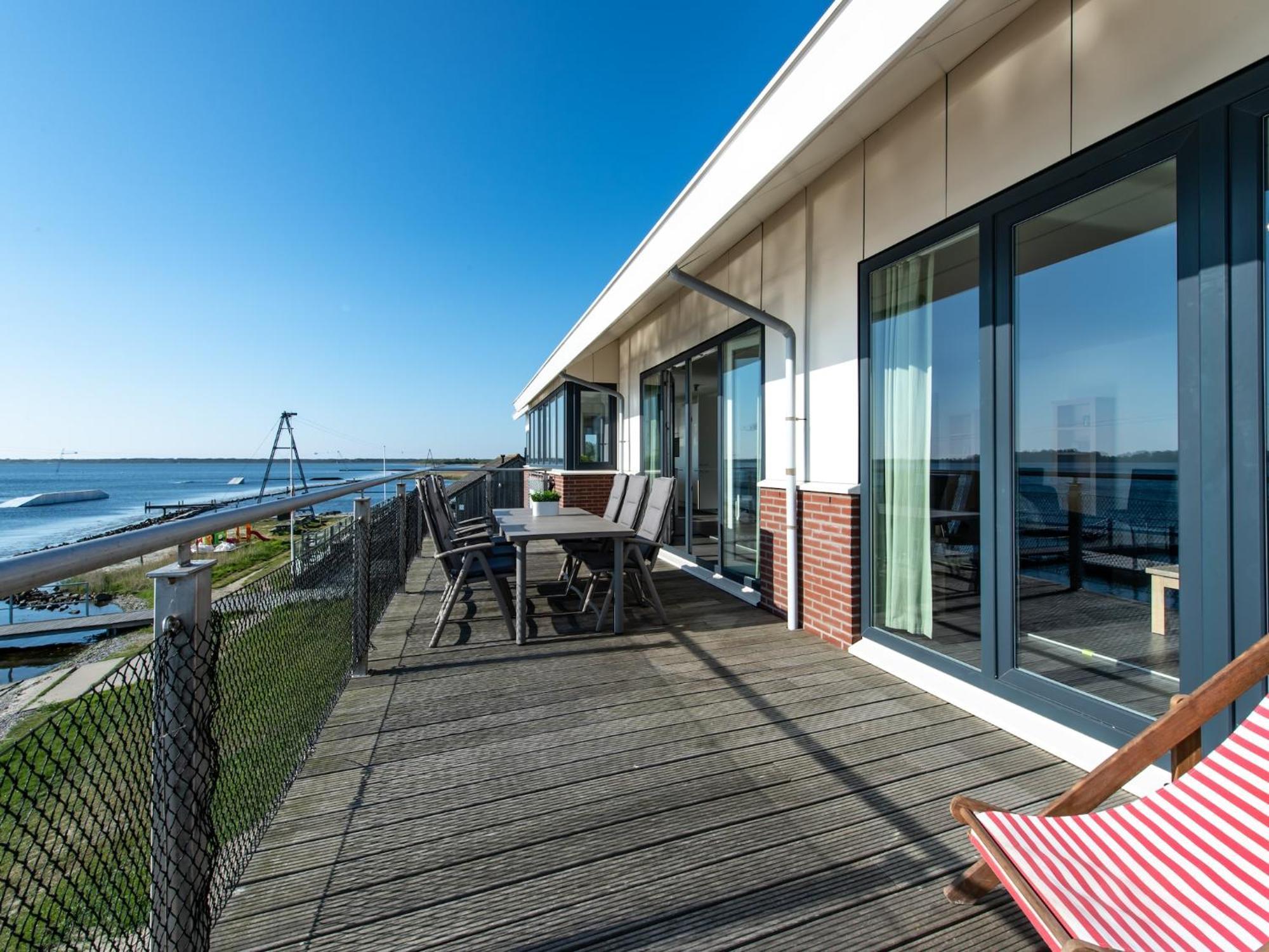 Ferienwohnung Waterfront Penthouse With Roof Terrace And Private Jetty Kamperland Exterior foto