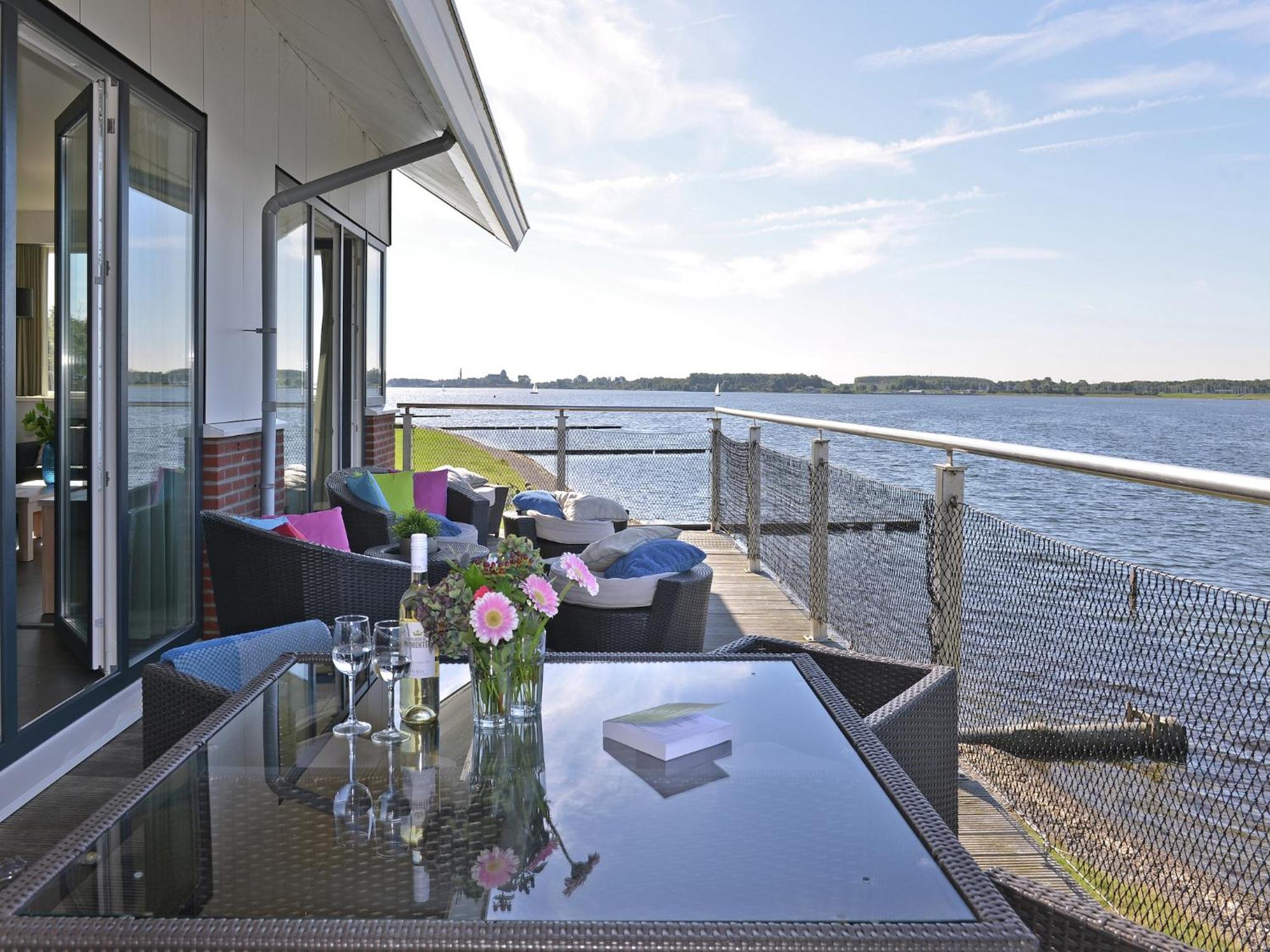 Ferienwohnung Waterfront Penthouse With Roof Terrace And Private Jetty Kamperland Exterior foto